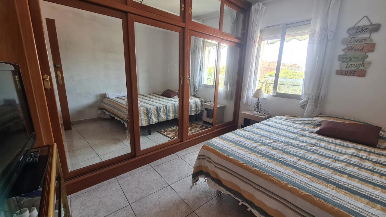 Rooms On Malvarrosa Beach Валенсія Екстер'єр фото